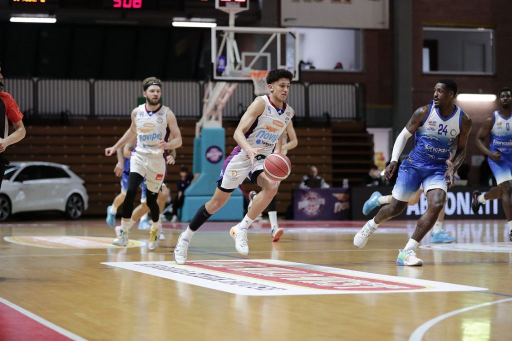 A San Severo la Novipiù è avanti di 20 punti all'intervallo di metà match: 35-55